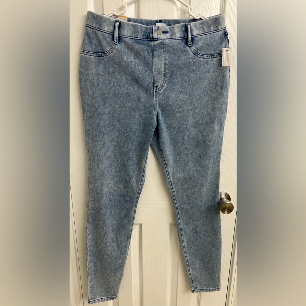 Acid wash jeggings